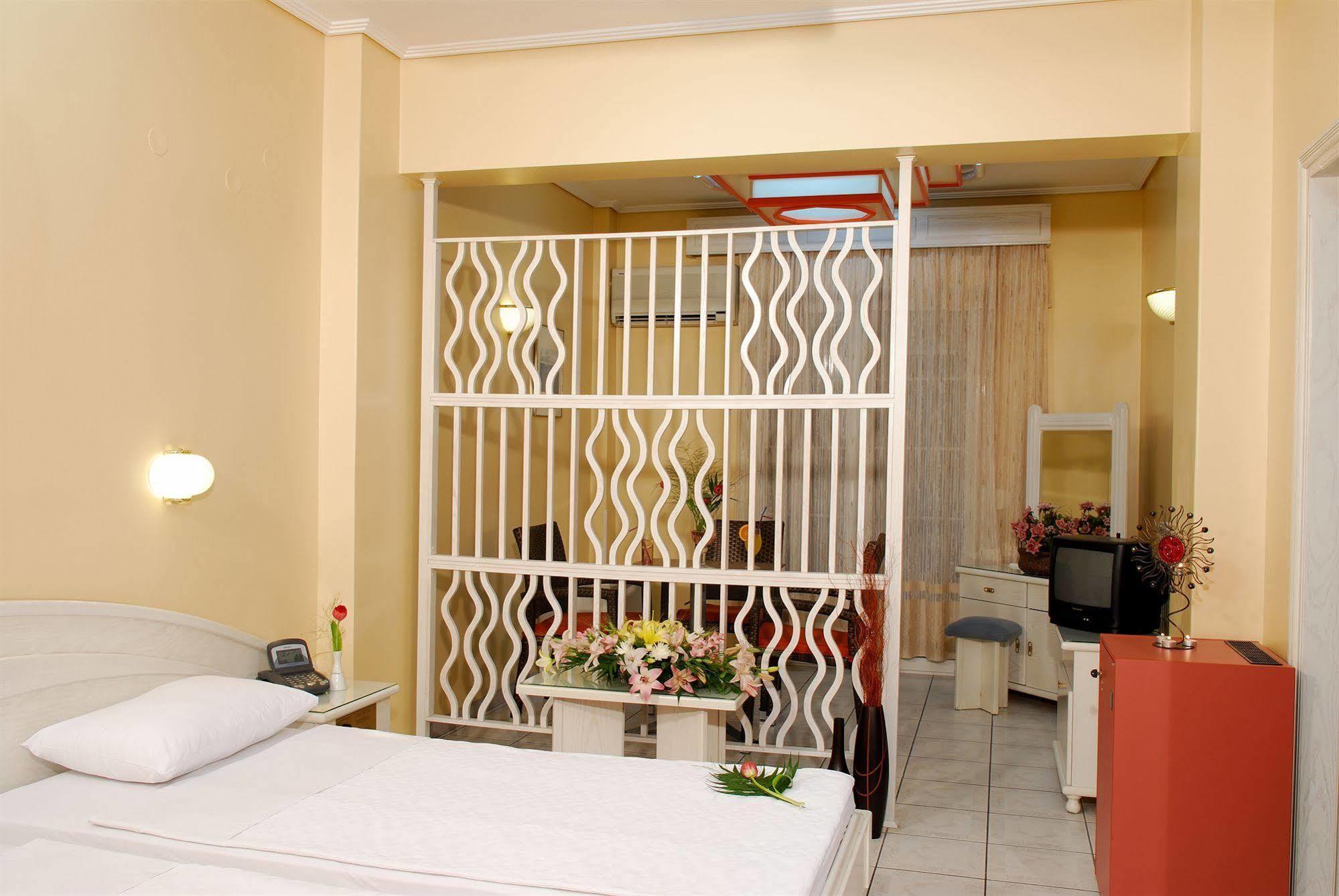 Hotel Strass Paralía المظهر الخارجي الصورة