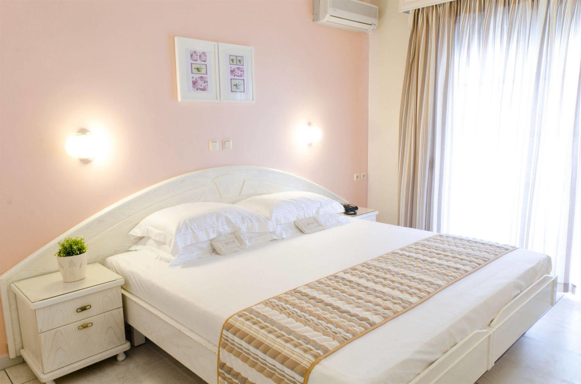 Hotel Strass Paralía المظهر الخارجي الصورة